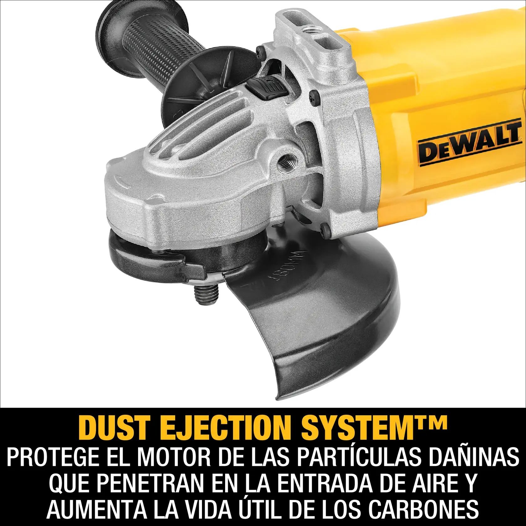 Imagen en primer plano de una esmeriladora angular DEWALT con el sistema Dust Ejection System™. El texto indica que el sistema protege el motor de las partículas dañinas que penetran en la entrada de aire y aumenta la vida útil de los carbones.