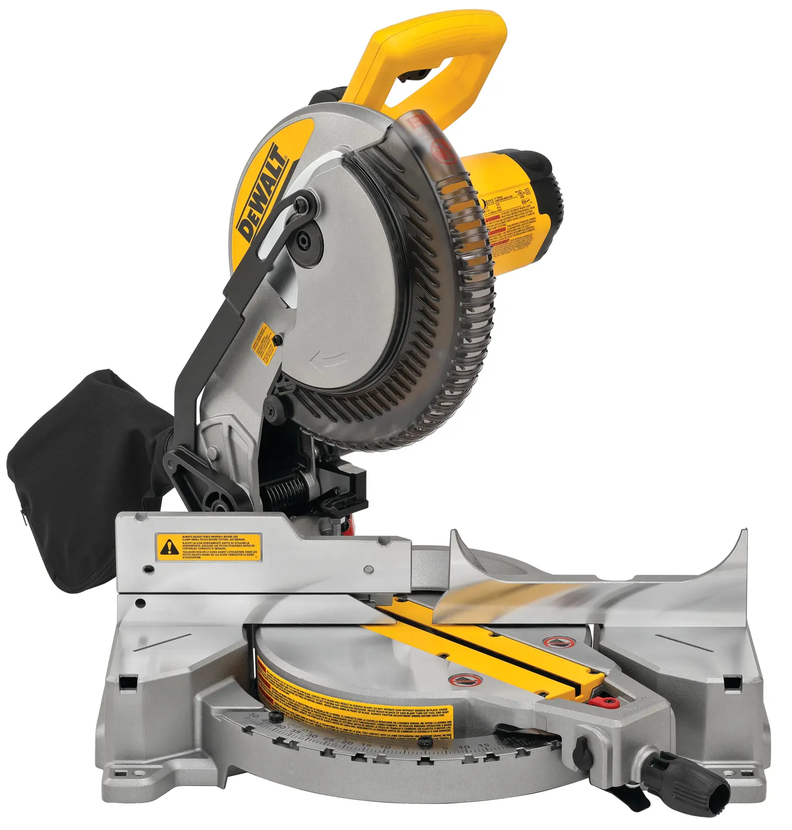 Una sierra de inglete de la marca DEWALT con diseño amarillo y plateado, que presenta una hoja circular, base ajustable y protector. La sierra también tiene una bolsa de polvo negra conectada en la parte trasera.
