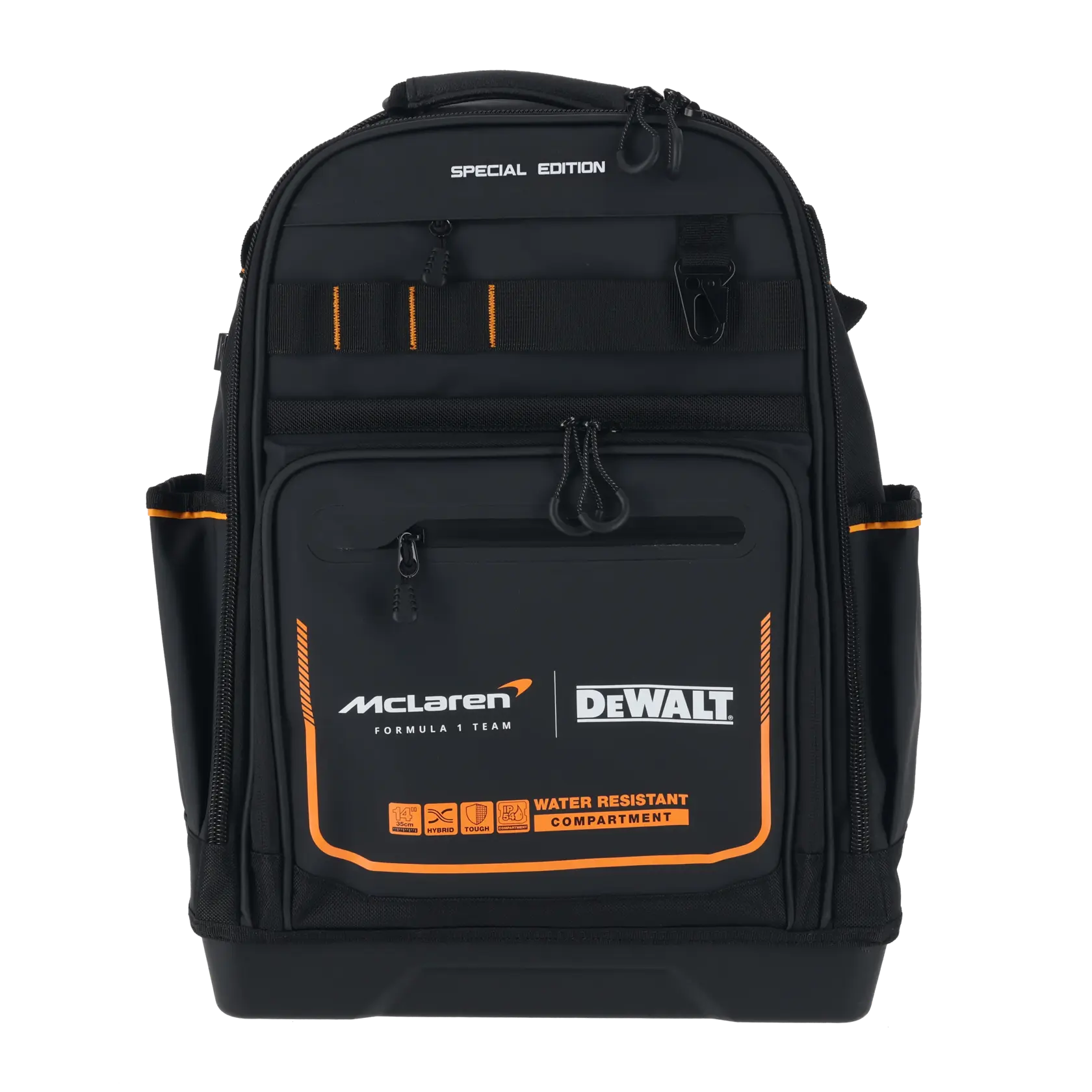 Mochila negra DEWALT McLaren con detalles naranjas, varios compartimentos y resistente al agua.